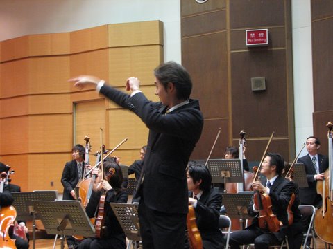 At the end of a performance with the Geidai Philharmonia